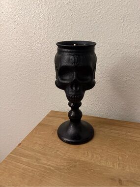 heavy skull candle